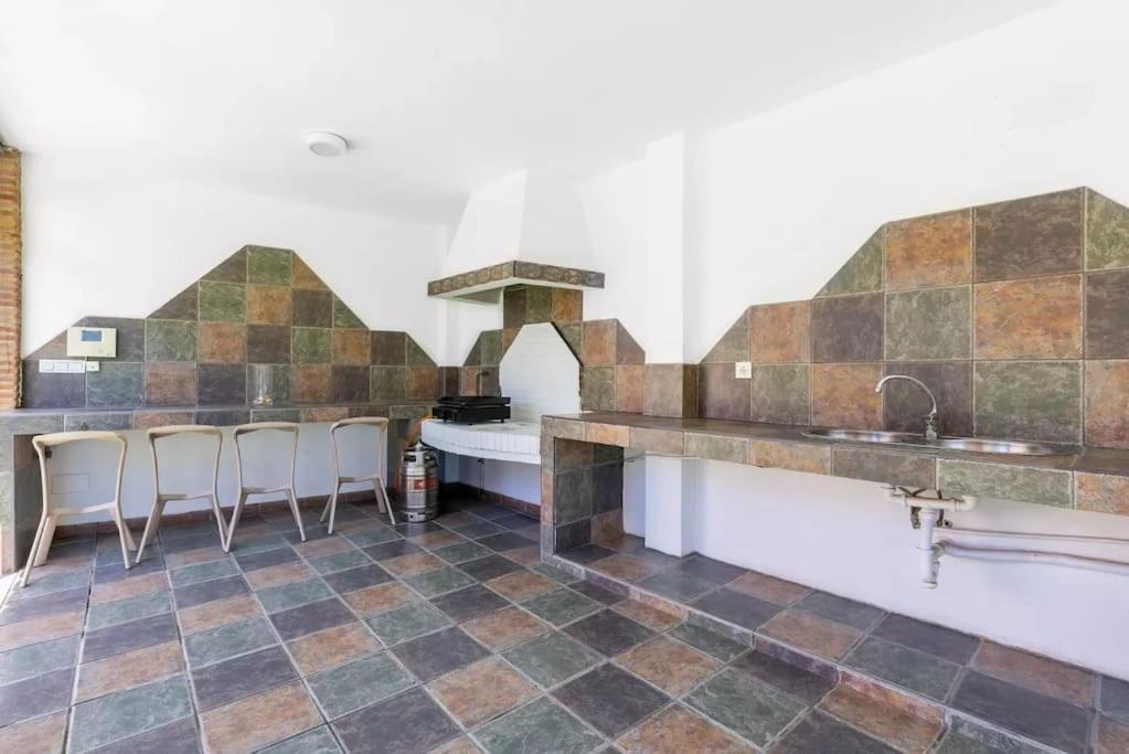 Ohana Luxury Villa With Heated Pool Malaga Exterior photo